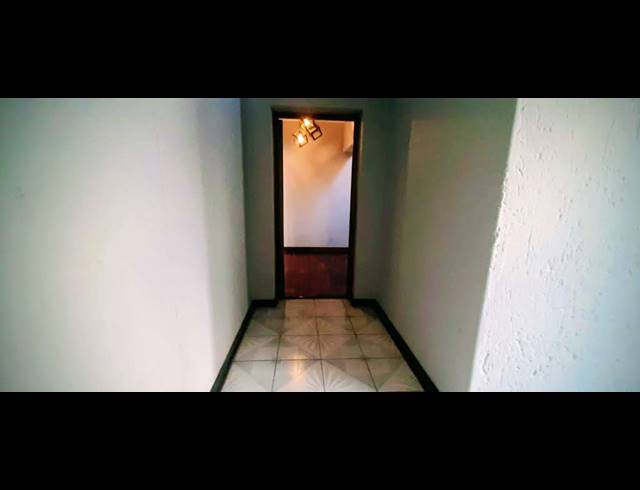4 BEDROOM FREESTANDING FOR SALE IN GLEN MARAIS
